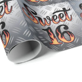 Sweet 16 In Fire Flames and Silver Plate Birthday Cadeaupapier (Rol Hoek)