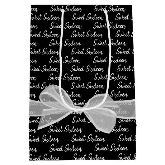 Sweet 16-jarig zwoerd op zwart medium cadeauzakje (Achterkant)