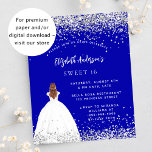 Sweet 16 koningsblauwe jurk uitnodiging<br><div class="desc">Een moderne,  stijlvolle en glamoureuze uitnodiging voor een Sweet 16,  16th verjaardagsfeestje. Een koningsblauwe achtergrond met faux glitter stof,  een meisje met een baljurk. De naam is geschreven met een modern handschrift. Personaliseer en voeg uw feestdetails toe. 1 vel = 1 uitnodiging afgedrukt rand tot rand.</div>