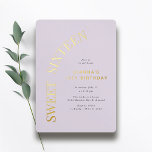 Sweet 16 | Lavendel Paarse & Gouden Meisje Verjaar Folie Uitnodiging<br><div class="desc">16 uitnodigingen met echte metallic folie. Lila paars met goud.</div>
