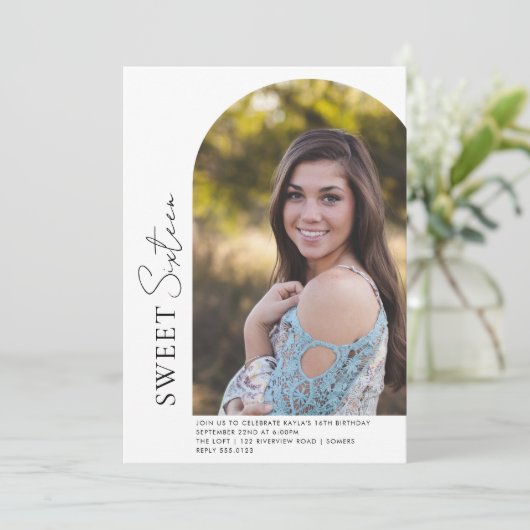 Sweet 16 minimalistische boog uit het midden foto kaart (Staand voorkant)