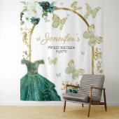 Sweet 16 Party Backdrop - Butterfly Floral Dress Wandkleed (In situ)