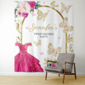 Sweet 16 Party Backdrop - Butterfly Floral Dress Wandkleed (In situ)