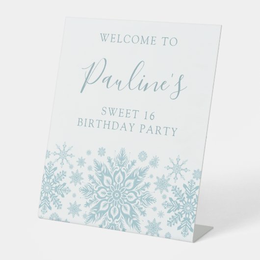 Sweet 16 Party Blauw Wit Sneeuwvlok Welkom Reclamebord Met Voetstuk (Voorkant)