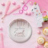 Sweet 16 Roos Gold Glitter Drip Script Verjaardag Papieren Bordje (Feest)
