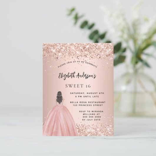 Sweet 16 roos gouden glitter jurk party uitnodiging briefkaart (Staand voorkant)