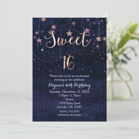 Sweet 16 Sterrennacht Paarse & gouden uitnodiging (Staand voorkant)