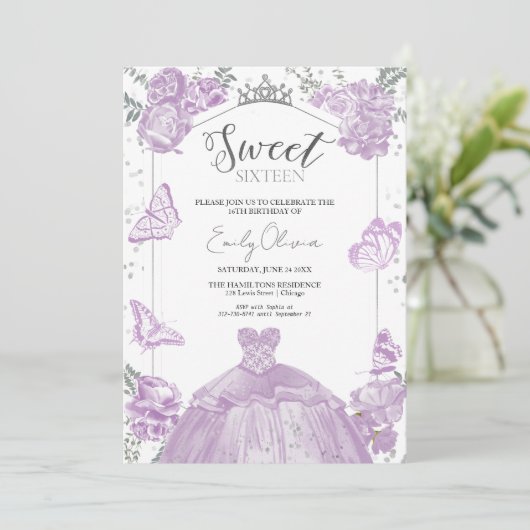 Sweet 16 Uitnodiging Vlinder Lavendel Jurk (Staand voorkant)
