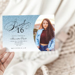 Sweet 16 Verjaardag Lichtblauw Glitter Glam Foto Kaart<br><div class="desc">Deze trendy uitnodiging voor een glitterverjaardagsfeestje heeft een elegante typografische kop en uw favoriete foto. Voeg uw aangepaste tekst toe met behulp van het sjabloon formulier. Extra opties voor tekst en lay-out zijn beschikbaar als u ervoor kiest om verder aan te passen.</div>