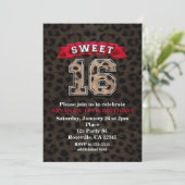 Sweet 16 Zwart & Rood Sport Leopard Print Party Kaart (Staand voorkant)