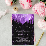 Sweet 16 zwarte paarse glitterballonnen glamoureus kaart<br><div class="desc">Voor een elegant Sweet 16,  16e verjaardag. Een stijlvolle zwarte achtergrond. Gedecorreerd met paarse faux glitter en ballonnen. Geef een persoonlijke naam,  leeftijd en partijgegevens op en voeg deze toe. De naam wordt geschreven met een handgeschreven stijlmanuscript</div>