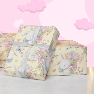 Sweet Baby Bunny met bloemen Personaliseer Naam Cadeaupapier