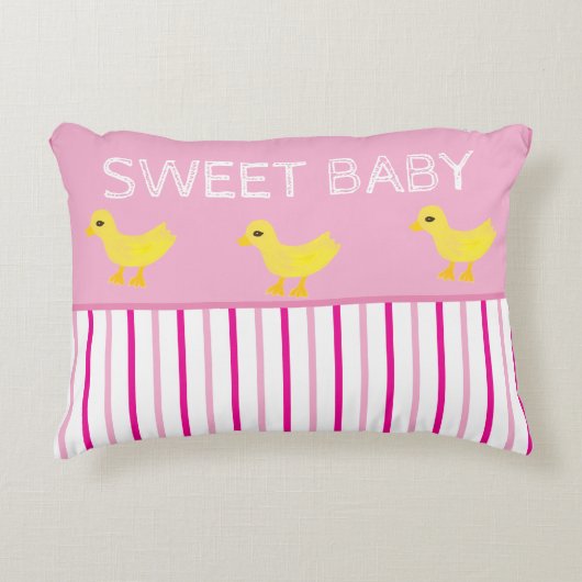Sweet Baby Yellow Ducks Pink White Stripes Accent Kussen (Voorkant)