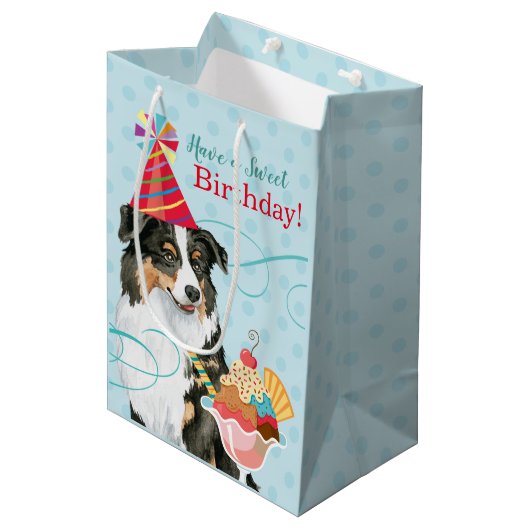 Sweet Birthday Aussie Medium Cadeauzakje (Voorkant Gekanteld)