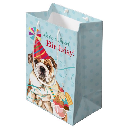 Sweet Birthday Bulldog Medium Gift Bag Cadeauzakje (Voorkant Gekanteld)