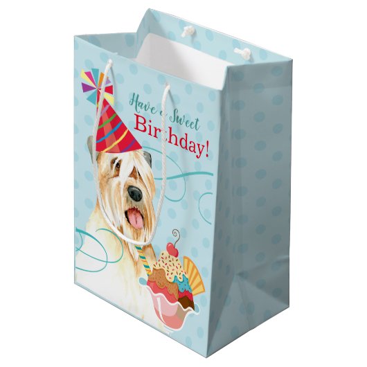 Sweet Birthday Wheaten Terrier Medium Gift Bag Medium Cadeauzakje (Voorkant Gekanteld)
