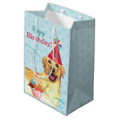 Sweet Birthday Yellow Lab Medium Cadeauzakje (Achterkant Gekanteld)