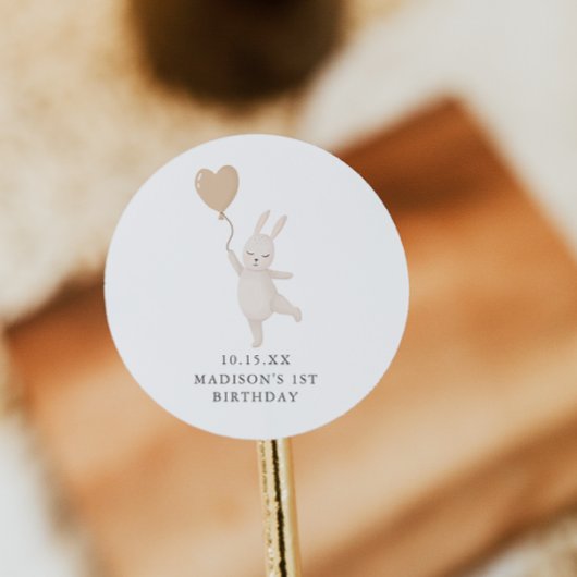 Sweet Bunny met Heart Balloon First Birthday Ronde Sticker