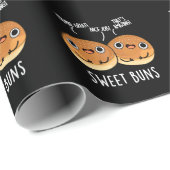 Sweet Buns Funny Baking Pun Dark BG Cadeaupapier (Rol Hoek)