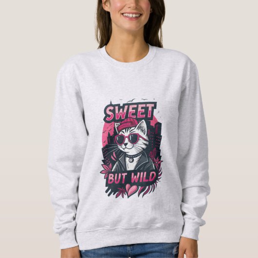 Sweet But Wild – Modern Streetwear Cat T-Shirt (Voorkant)