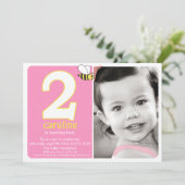 Sweet Buzzy Bee 2 jaar Foto uitnodigen Kaart (Staand voorkant)