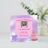Sweet Celebration: Paarse Roze Verjaardagsuitnodig Kaart (Staand voorkant)