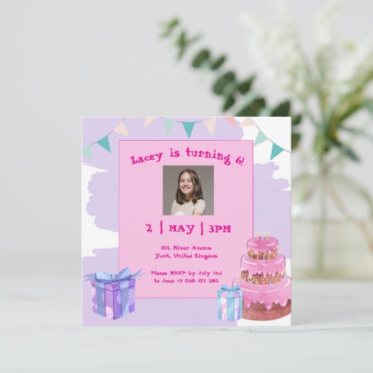 Sweet Celebration: Paarse Roze Verjaardagsuitnodig Kaart (Staand voorkant)