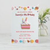 Sweet Celebration Verjaardag Uitnodiging (Staand voorkant)
