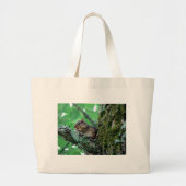 Sweet Chipmunk in een boom Apparel en Gifts Grote Tote Bag (Voorkant)