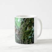 Sweet Chipmunk in een boom Apparel en Gifts Koffiemok (Voorkant rechts)