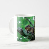 Sweet Chipmunk in een boom Apparel en Gifts Koffiemok (Voorkant links)