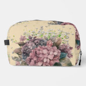 Sweet classic feminine dusty pink flowers toilettasje (Voorkant)