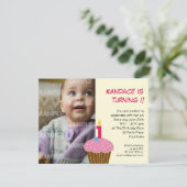 Sweet Cupcake 1st Birthday Party Invitation Kaart (Staand voorkant)