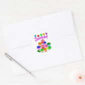 "Sweet" Cupcake Stack met heldere harten Ronde Sticker (Envelop)
