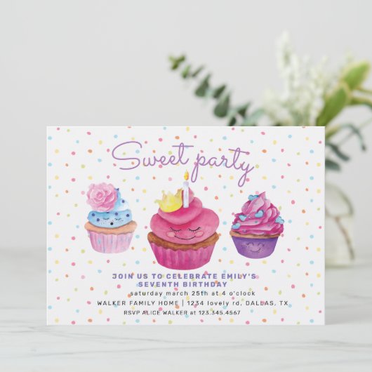 Sweet cupcakes en sproinkles verjaardagsuitnodigin (Staand voorkant)