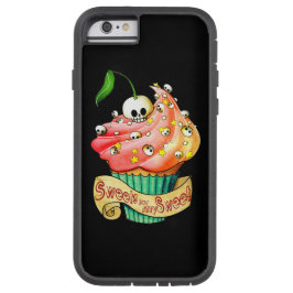 Sweet & Deadly  Skull Cupcake iPhone 13 Hoesje