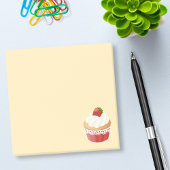 Sweet Delicious aardbei Cupcake on Yellow Post-it® Notes