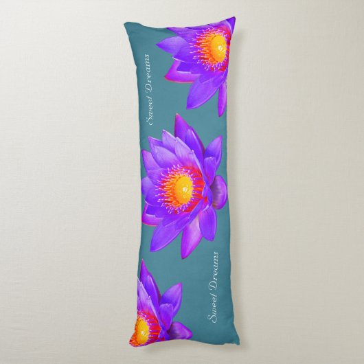 Sweet Dreams Lotus Flowers op Bluish Blauwgroen Lichaamskussen (Achterkant (Verticaal))