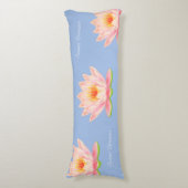 Sweet Dreams Lotus Flowers op Light Blue Lichaamskussen (Voorkant Verticaal)