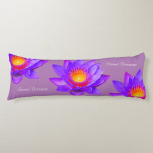 Sweet Dreams Lotus Flowers op Violet Lichaamskussen