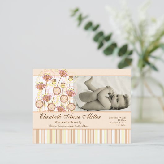 Sweet Groovy Blooms Baby aangekondigd Aankondigingskaart (Staand voorkant)