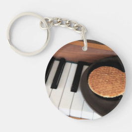 Sweet Harmony – Stroopwafel op pianotoetsenhouders Sleutelhanger