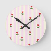 Sweet Heart Flower Pattern – Soft Pink Striped  Ronde Klok (Voorkant)
