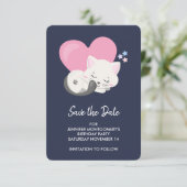 Sweet Kitty kat slapen met een groot hart Save The Date (Staand voorkant)
