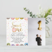 Sweet One First Birthday Invitation, Donut 1st Feestdagenkaart (Staand voorkant)