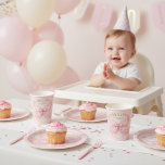Sweet One Pink Butterfly 1st Birthday Girl Papieren Bordje<br><div class="desc">Make your little girl’s celebration extra special with these elegant Sweet One Pink Butterfly 1st Birthday Paper Plates. Featuring a delicate blush pastel background, a soft pink butterfly with a satin bow, subtle pearl accents, and a thin gold circle frame, these plates add a charming and premium touch to your...</div>