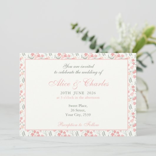 Sweet Pea Floral Pink en Cream Wedding Uitnodiging (Staand voorkant)