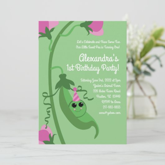 Sweet Pea is een 1e verjaardag Schattigee uitnodig Kaart (Staand voorkant)