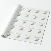 Sweet Pea Personality Gold Text Green Pea Pod Cadeaupapier (Uitgerold)