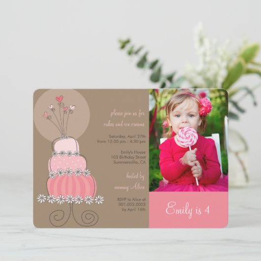 Sweet Pink Cake Girl Birthday Party Photo Invite Kaart (Staand voorkant)